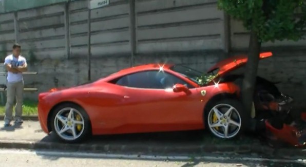 Ferrari 458 kaza